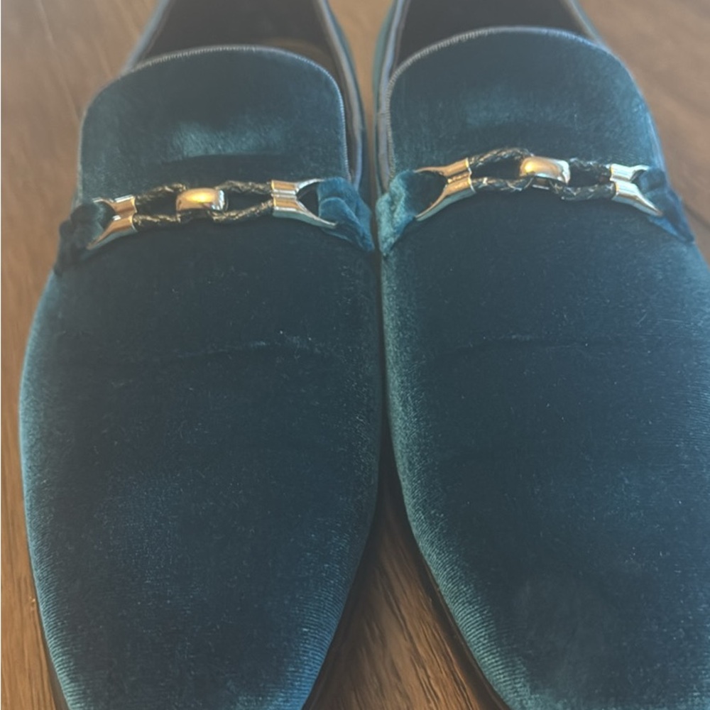 Analili Green Velvet Loafers with Gold Accent